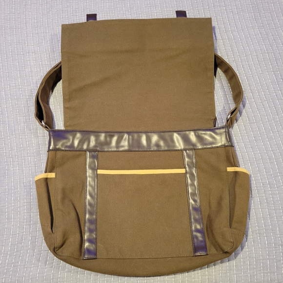 R. Scott Tan and Green Messenger Bag - Picture 3 of 4